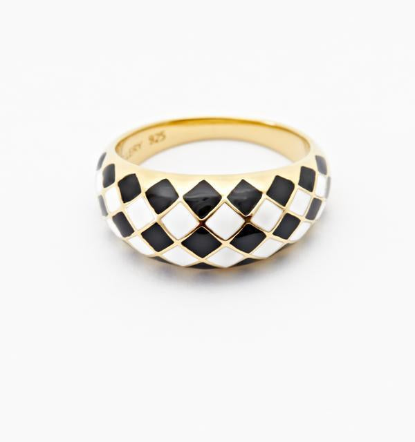 Ring med sjakkrutemønster
