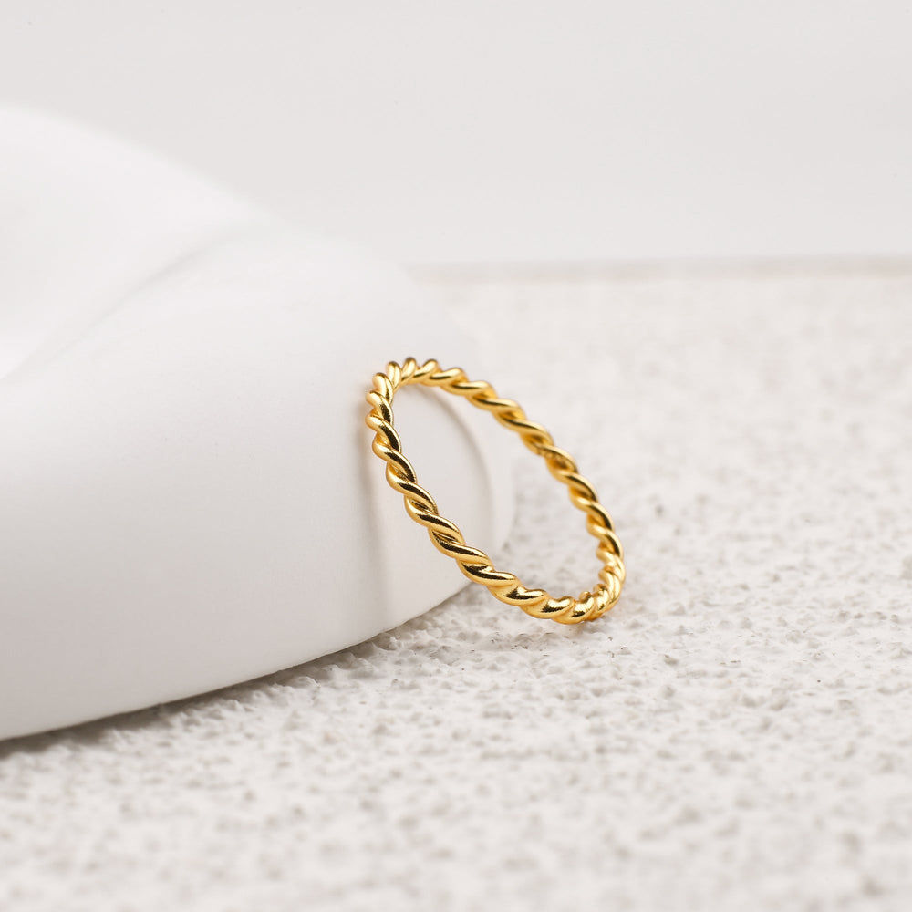 Delikat flettet stablbar ring