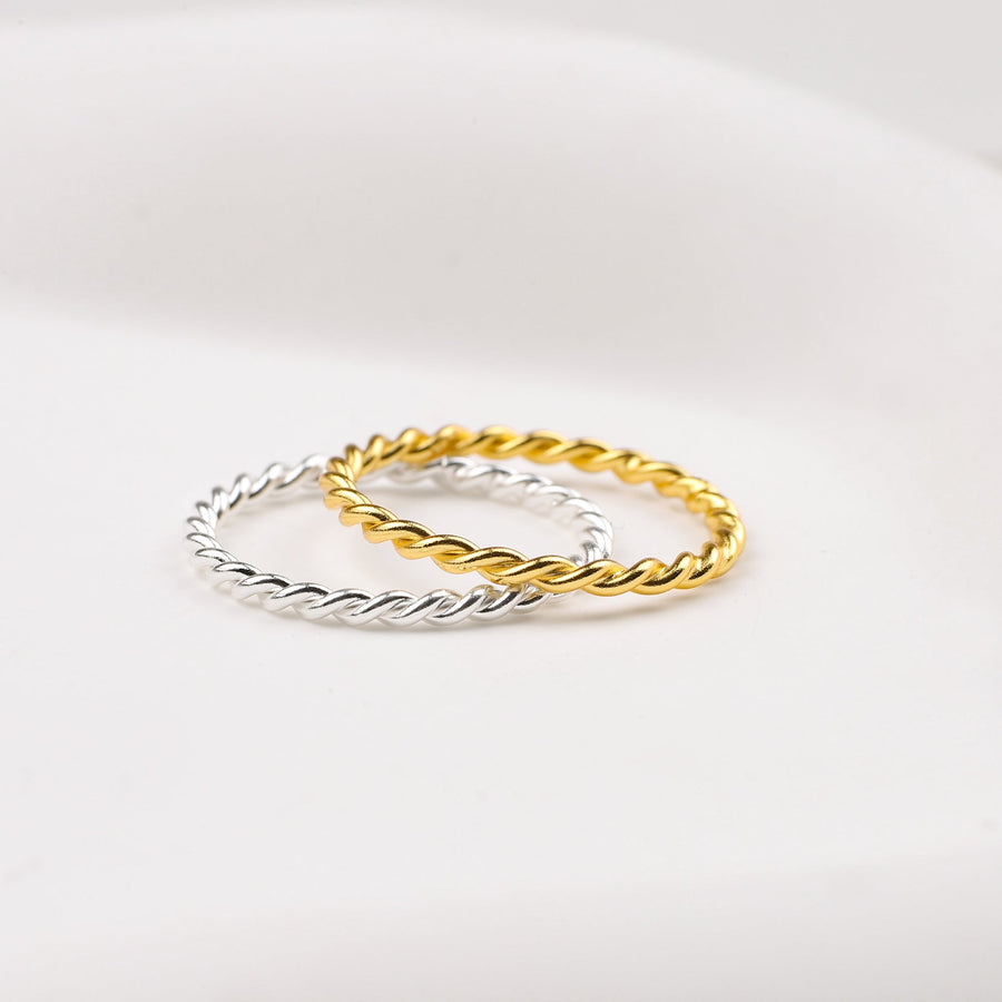Delikat flettet stablbar ring