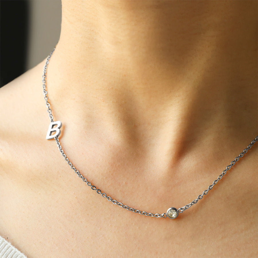 Initialkjede med diamantdetalj