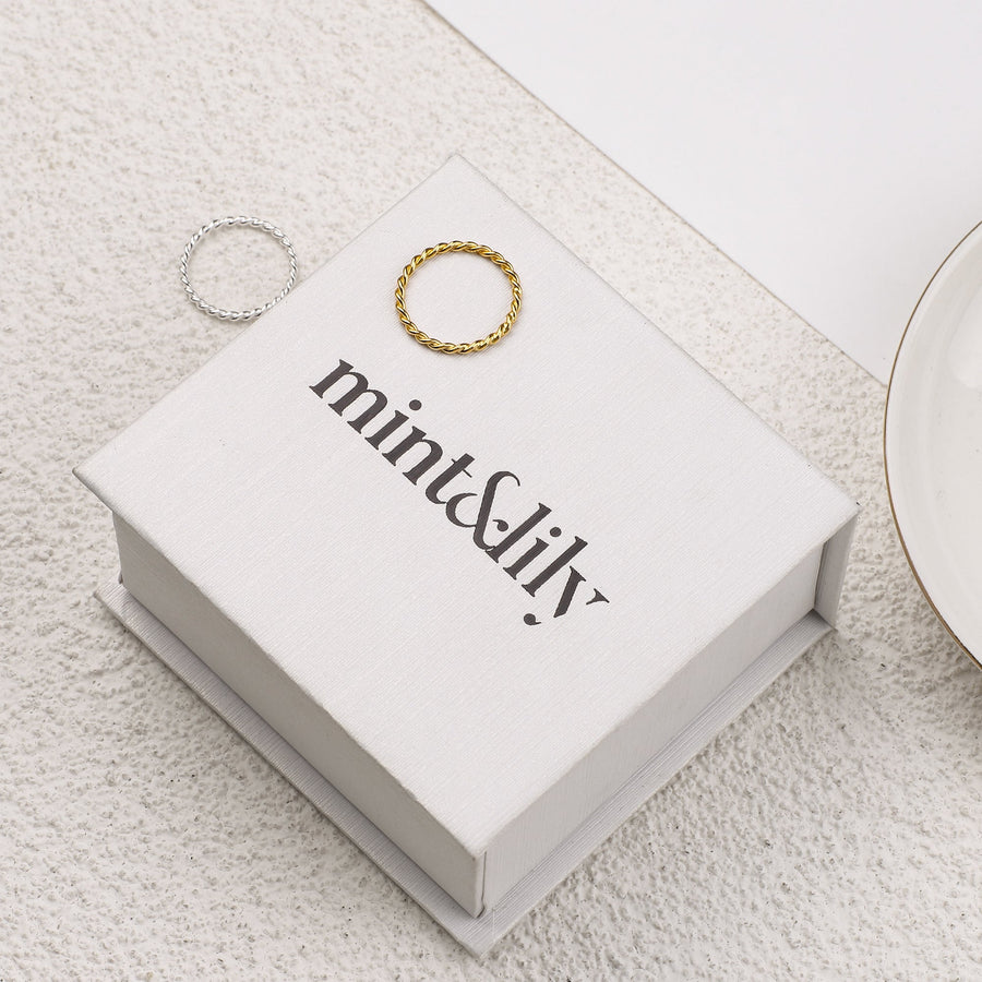Delikat flettet stablbar ring