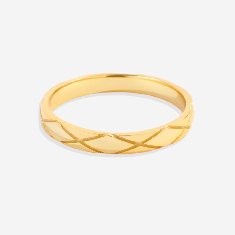 Klassisk ring med skravert mønster