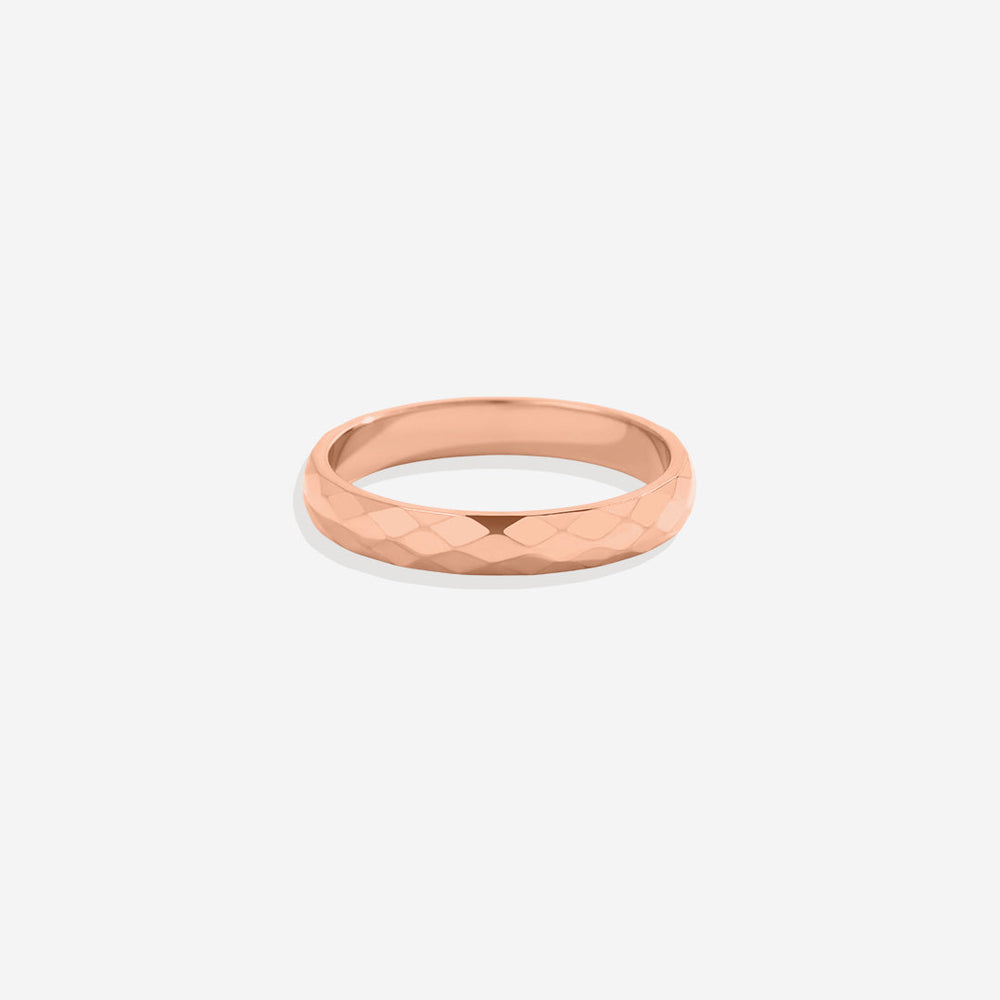 Delikat hamret ring