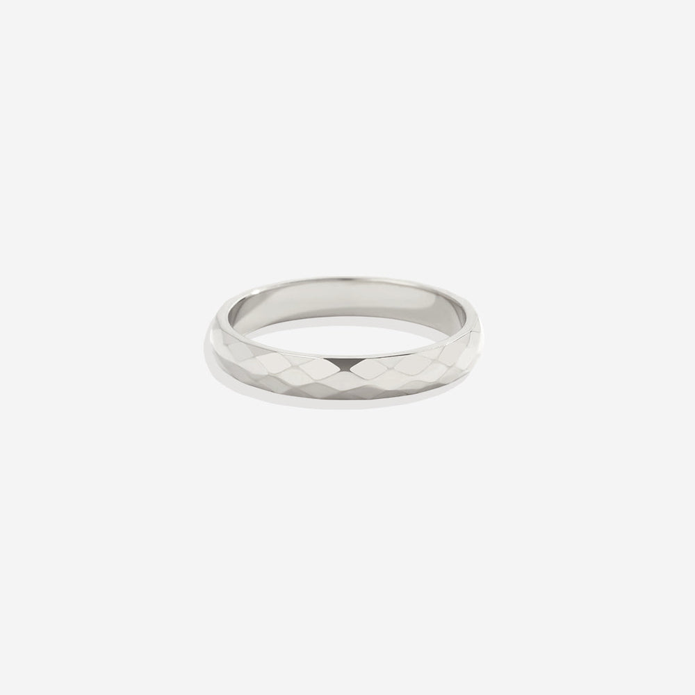 Delikat hamret ring