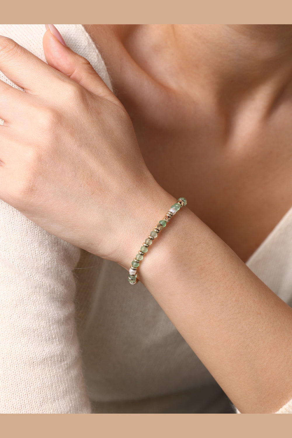Justerbart armbånd med edelsteinsperler