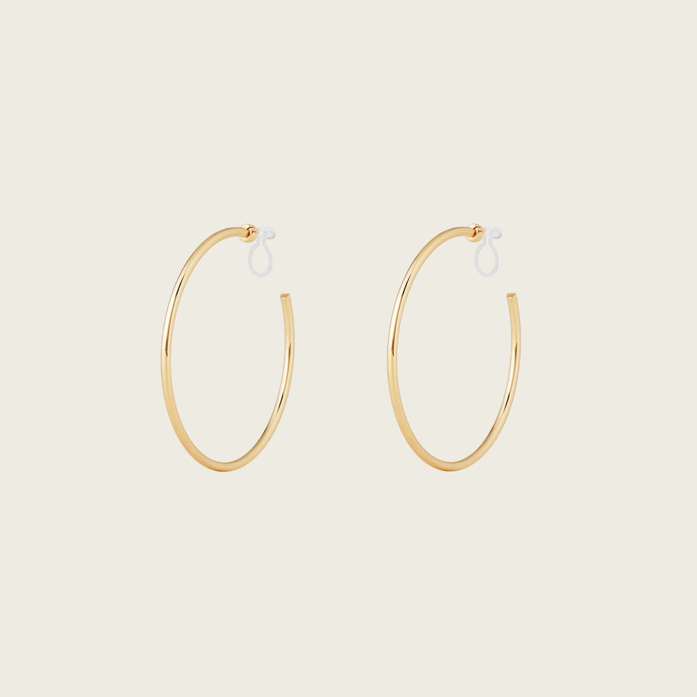 Lorie store, tynne clips-hoops i gull – bilde 9