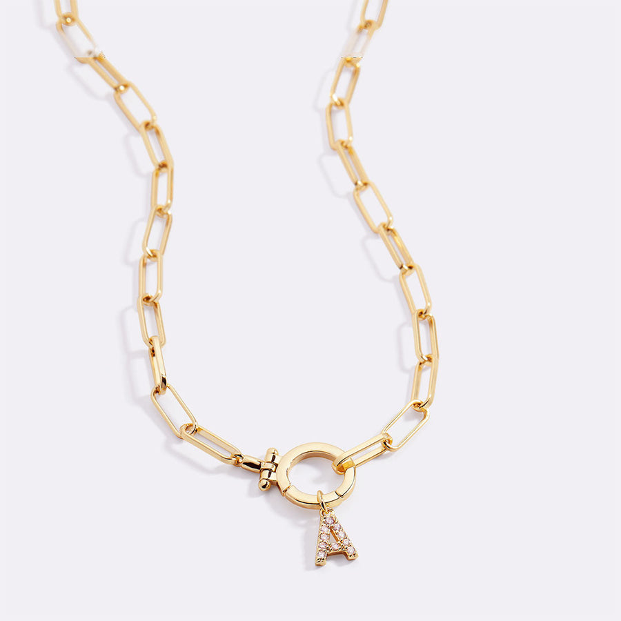 Halsband med gemkedja och pavéberlock med initial