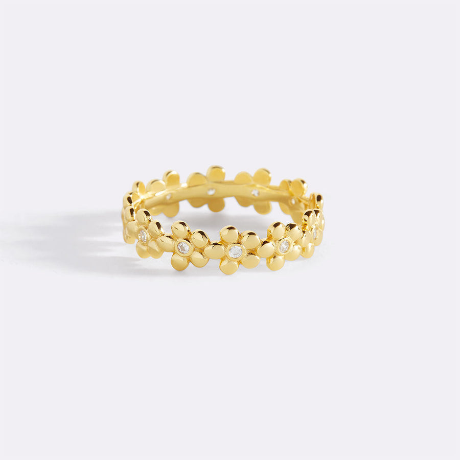 Eternity-ring med zirkonia och prästkragar