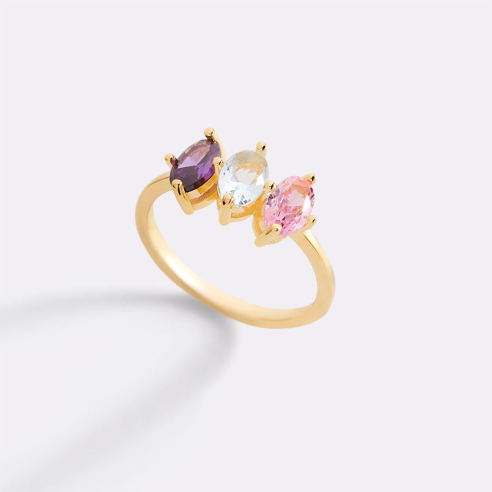 Ring med marquise-slipt månedsstein