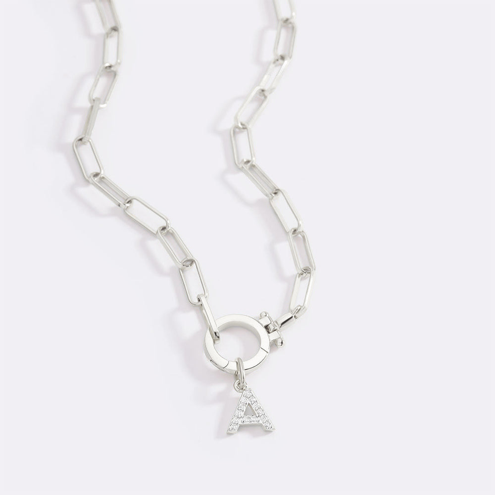 Halsband med gemkedja och pavéberlock med initial