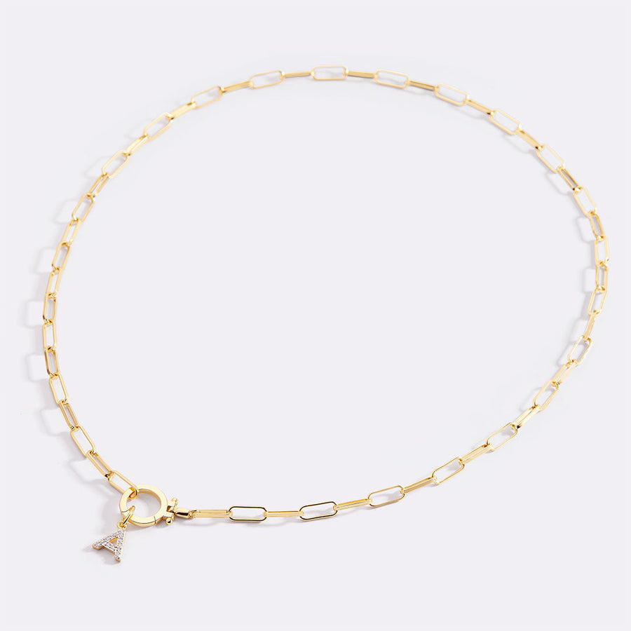Halsband med gemkedja och pavéberlock med initial