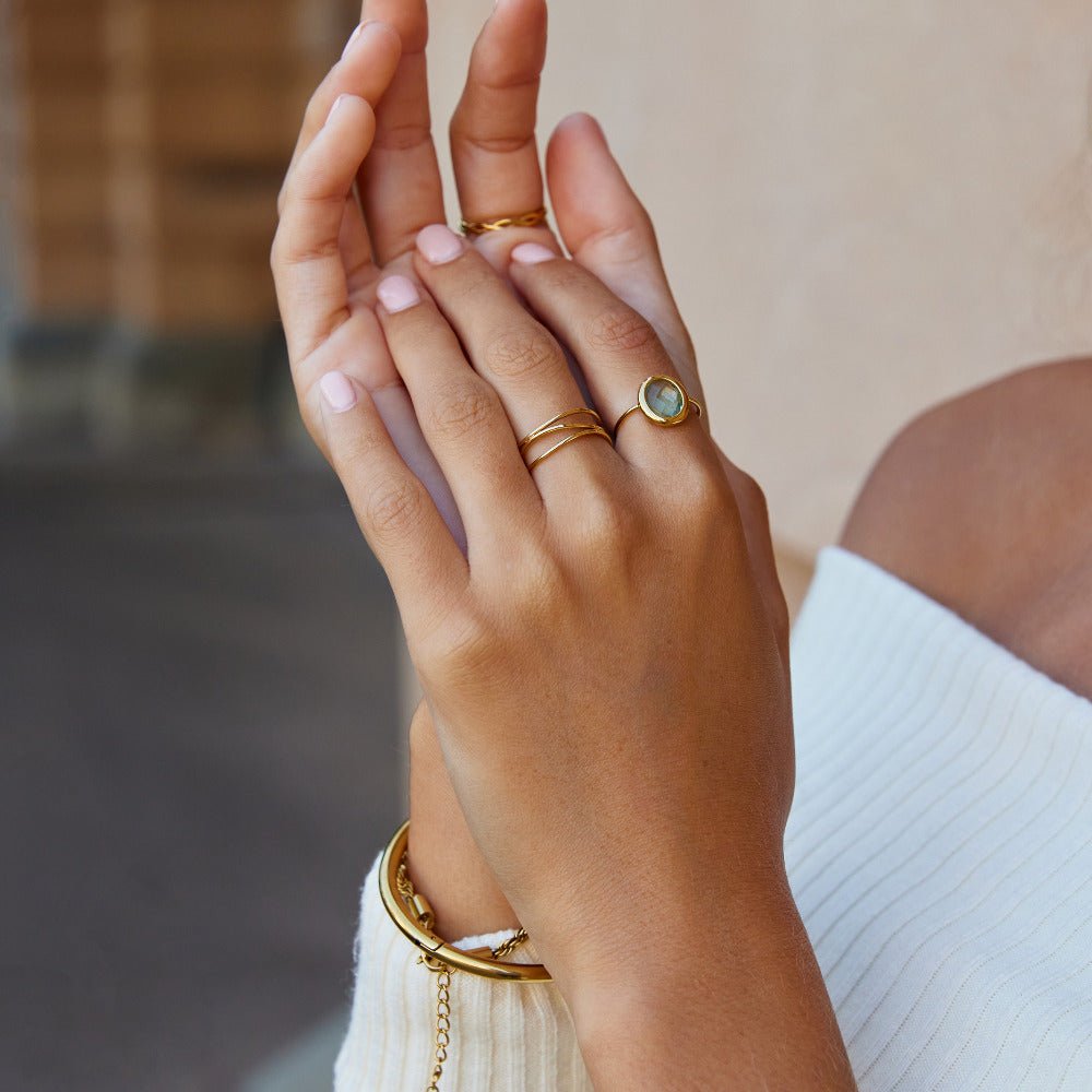 Justerbar ring med akvamarinblå zirkonia guld – bild 3
