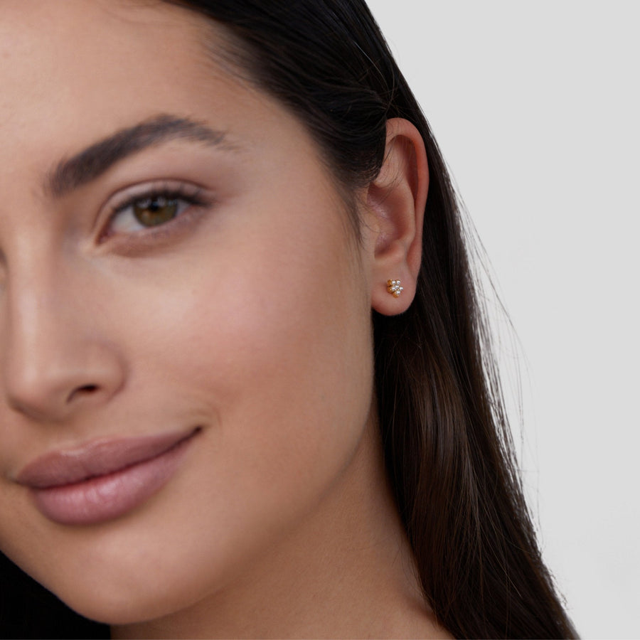 Gullfargede Blossom øredobber med perle – bilde 6