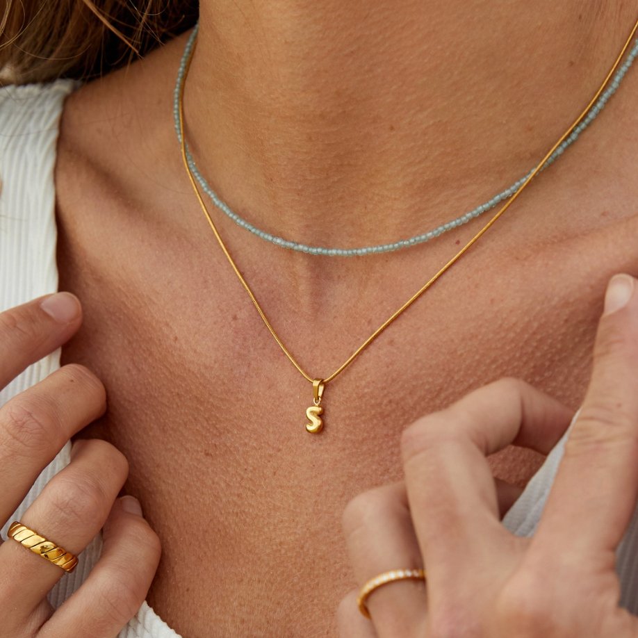 Gullbelagt boble-initialkjede på hjerteformet anheng – bilde 2