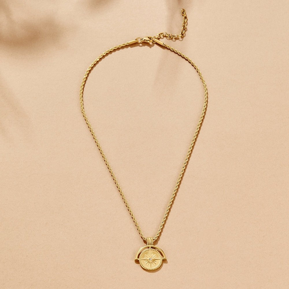 Gullfarget halskjede med celestial medaljong – bilde 3