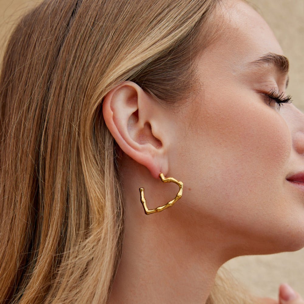 Gullfargede Eternal Love hoops i rustfritt stål – bilde 4