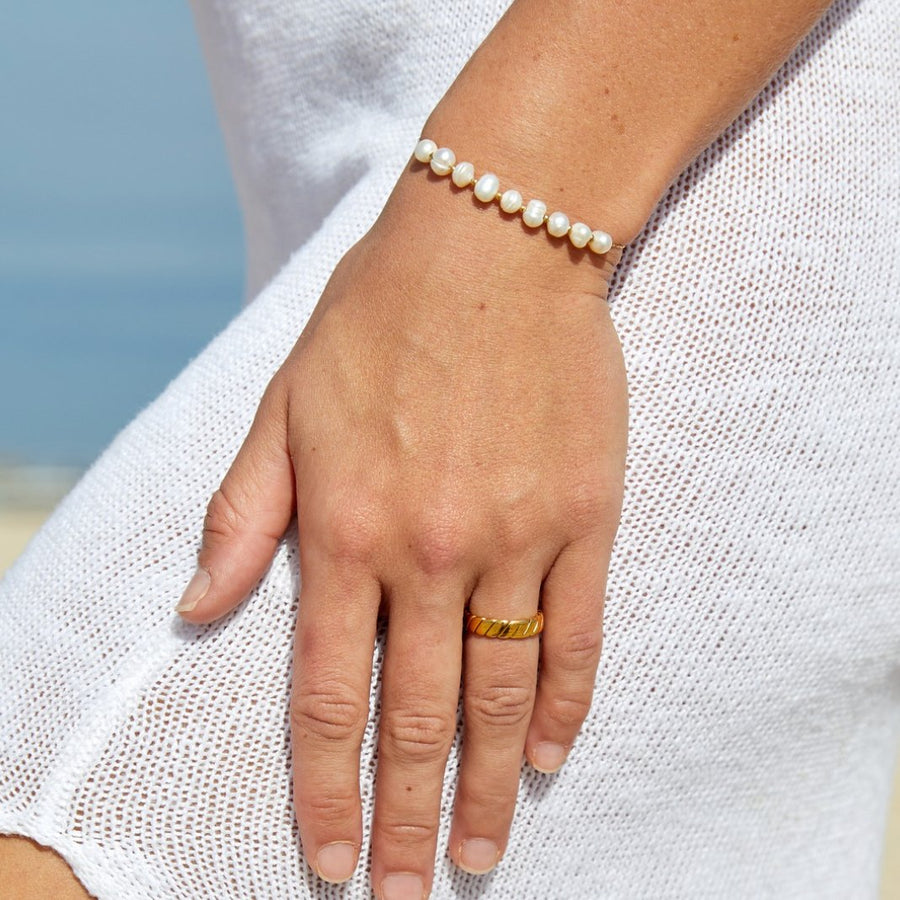 Eva armband med sötvattenspärlor och guldfärgat stål – bild 7
