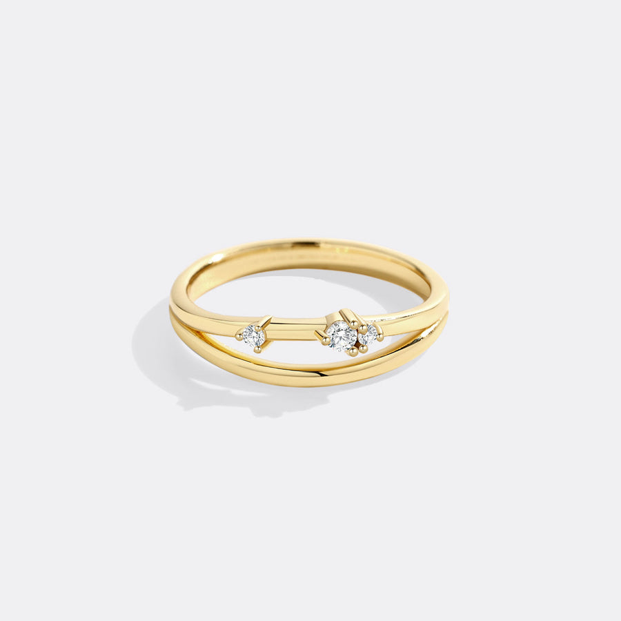 Ring med halvmåne og diamant
