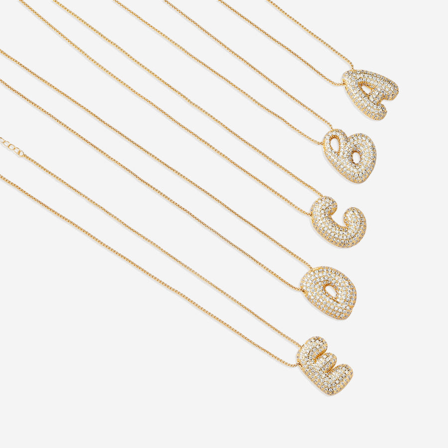 Pavé initialhalsband med bubbelbokstav