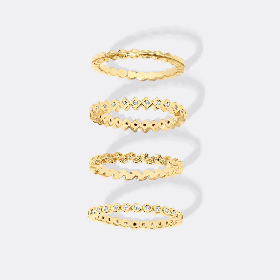 Tunt set med små ringar guld