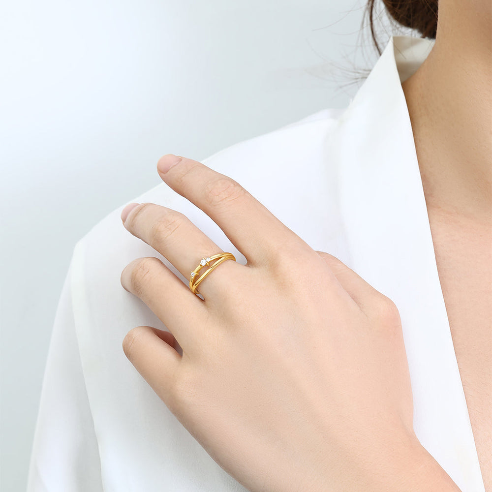 Ring med halvmåne og diamant