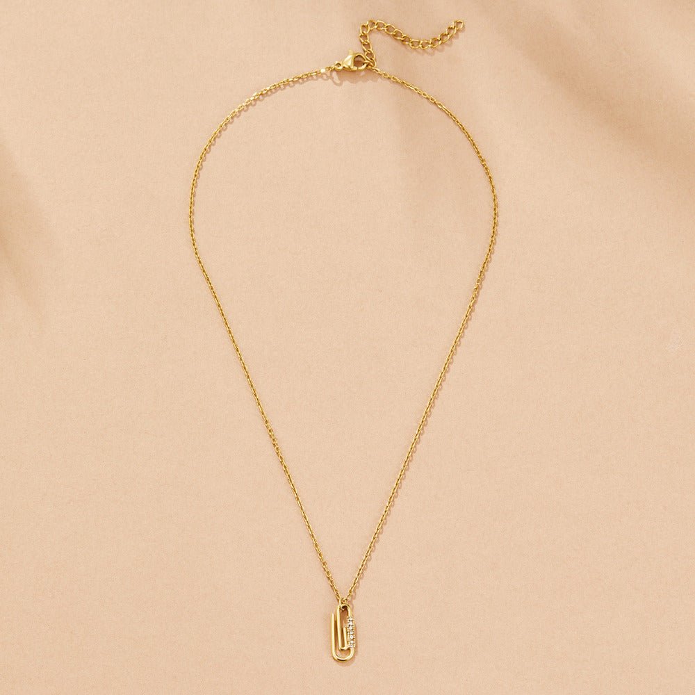 Gullfarget paperclip-kjede med krystallanheng – bilde 3
