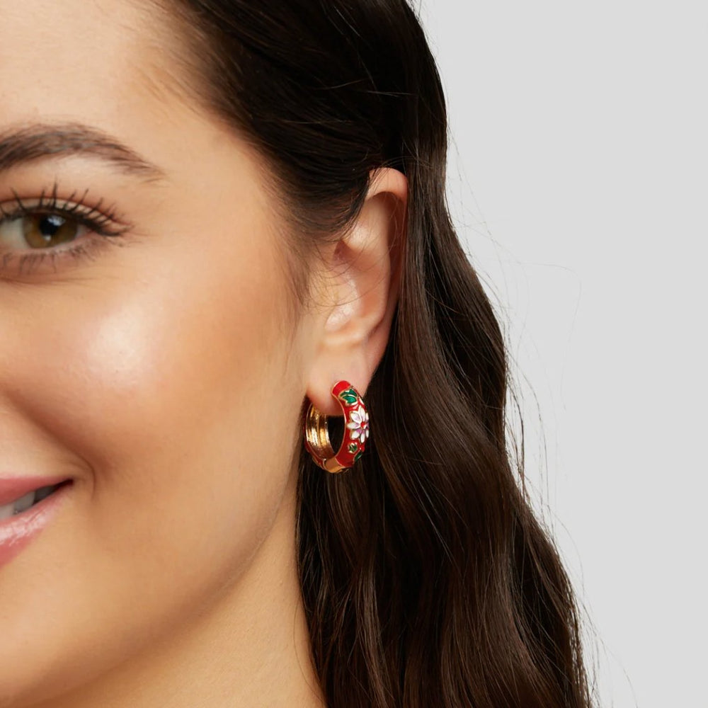 Gullfargede hoops med blomst – bilde 3