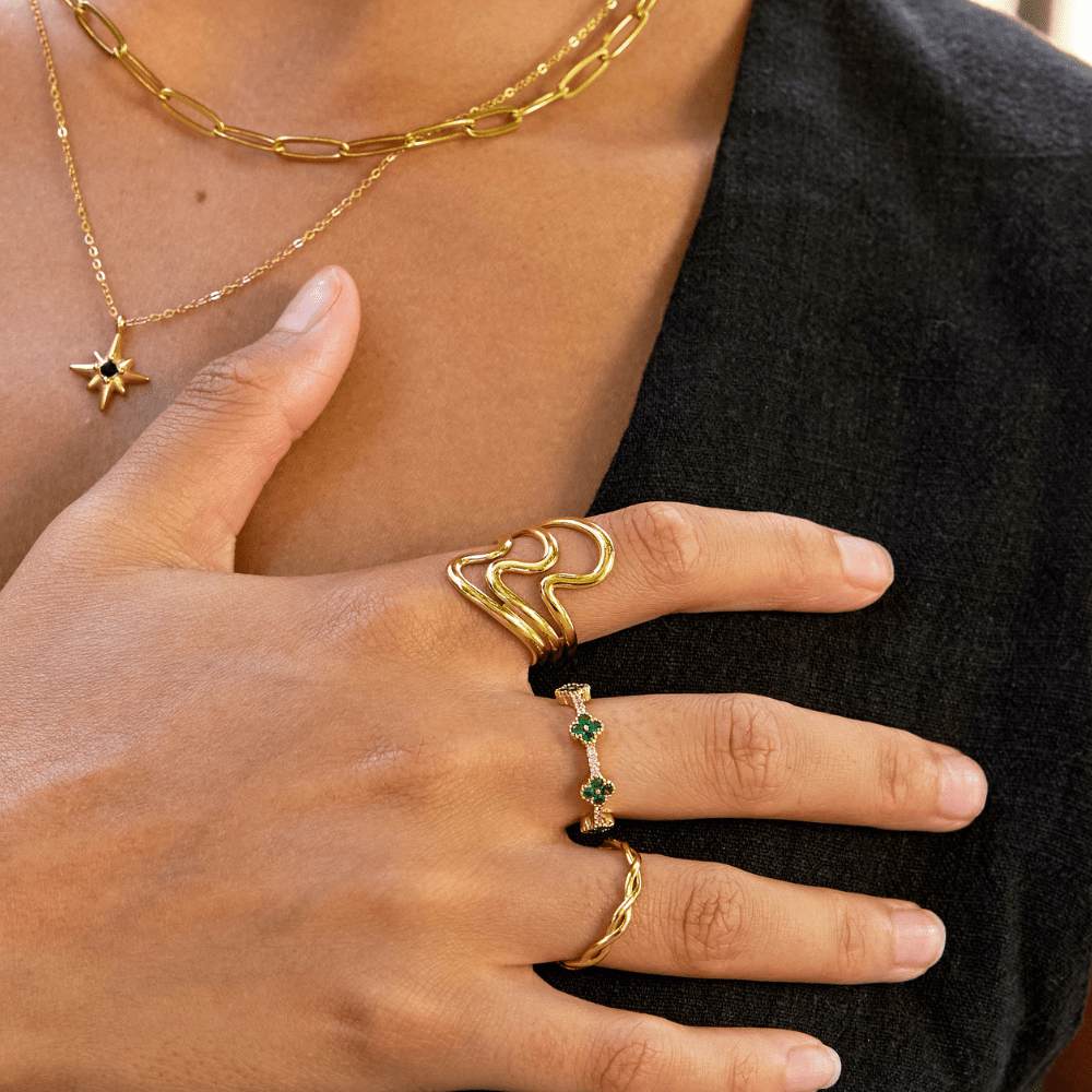 Gullfarget bølgeformet wrap-ring – bilde 2