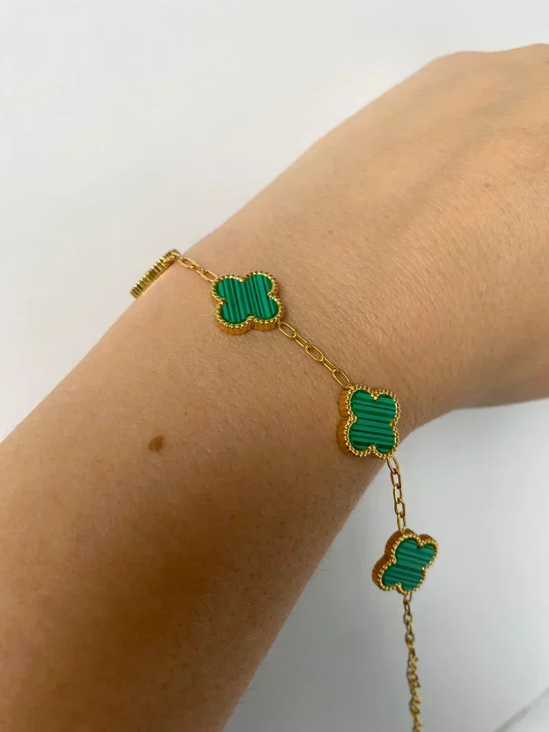 Justerbart gullbelagt kløverarmbånd, fås i flere farger – bilde 5