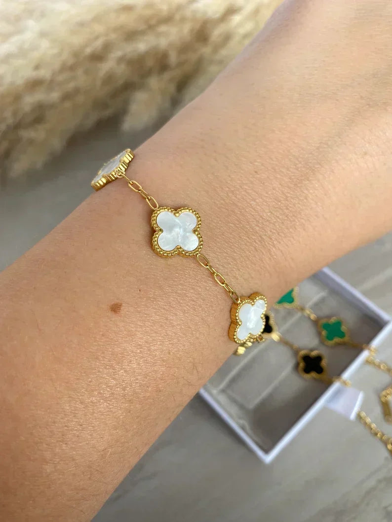 Justerbart gullbelagt kløverarmbånd, fås i flere farger – bilde 7