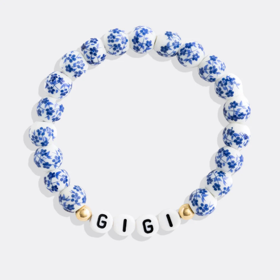 Armbånd med blå blomstrete porselensperler og budskap – bilde 3