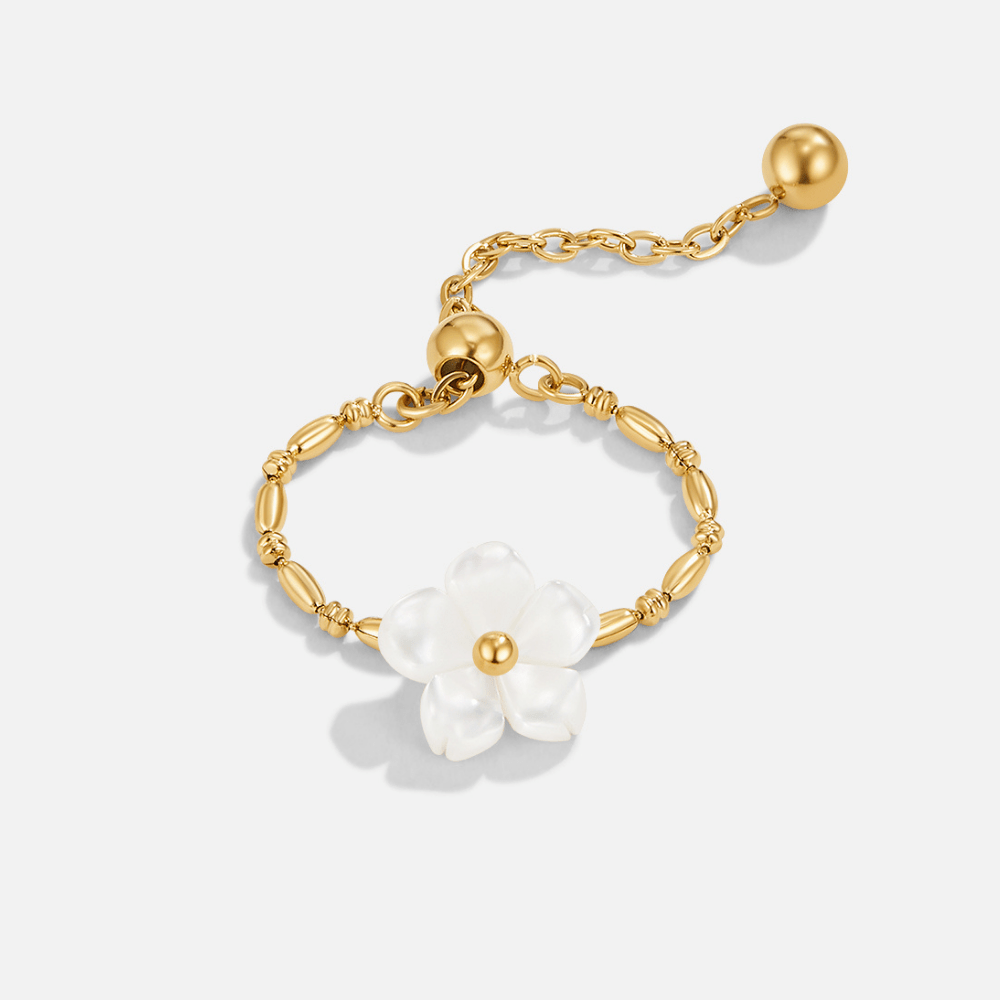 Ring med vit blomma i naturlig snäcka guld – bild 3