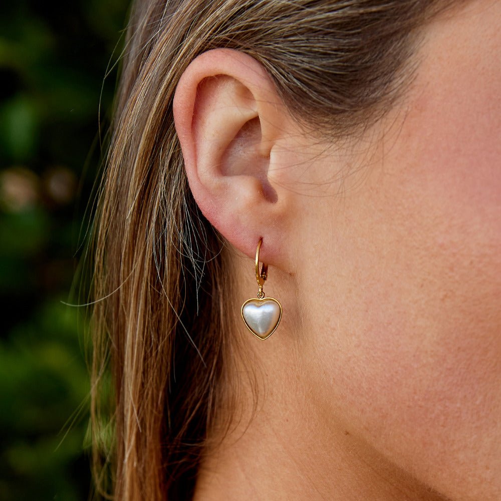 Gullfargede «Pure Heart»-hoops med perle – bilde 2