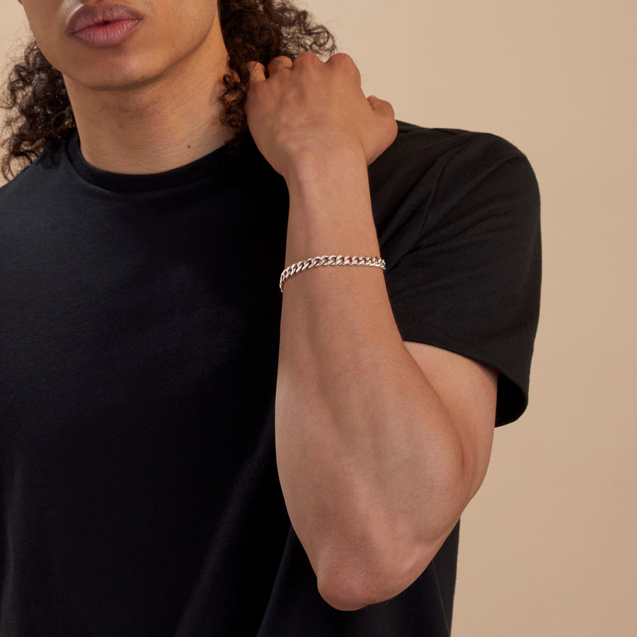 Bredt 8 mm panserarmbånd i gull – bilde 5