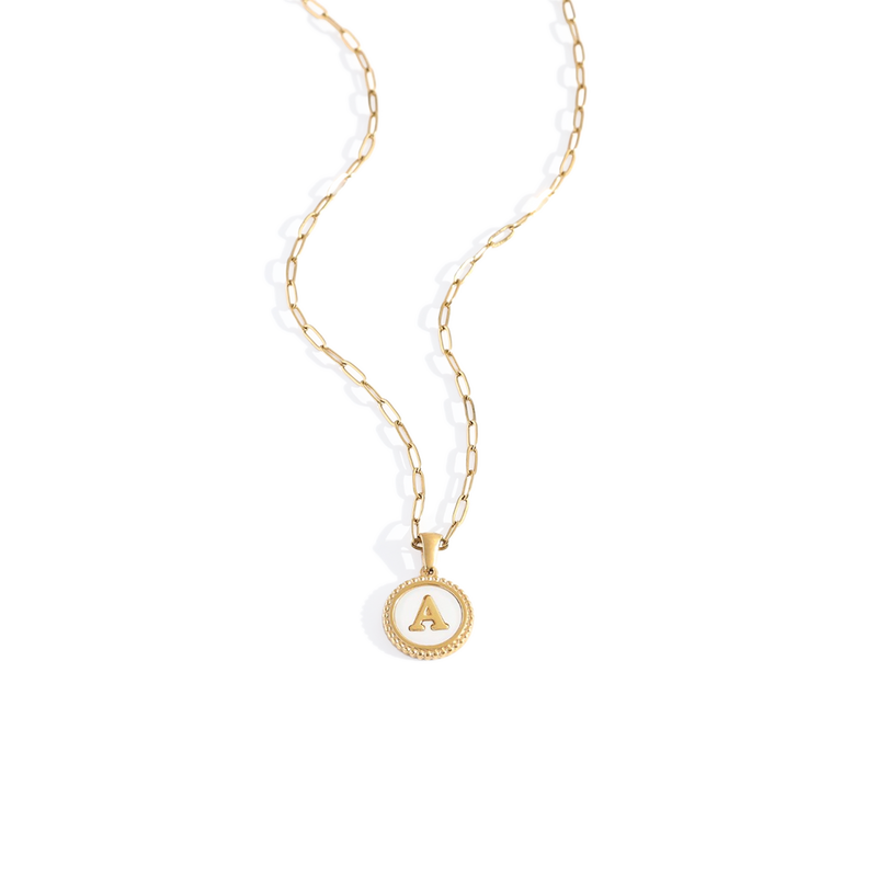 Collier lettre disque nacre — chaîne trombone