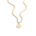 Collier lettre disque nacre — chaîne corde