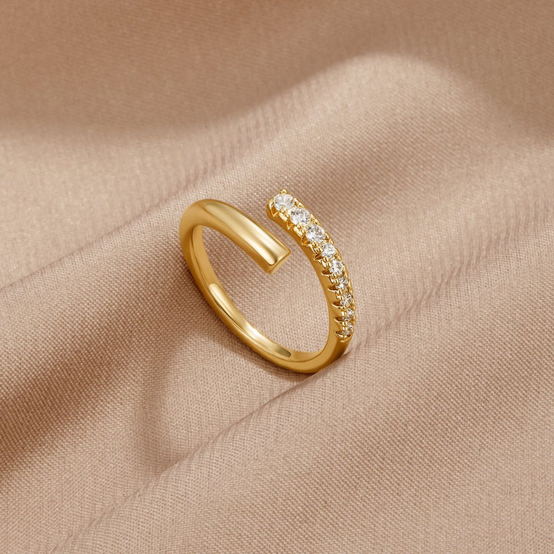 Arya wrap-ring i gull og krystall