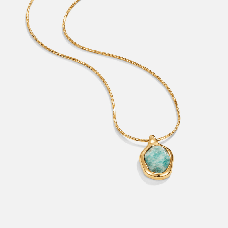 Halsband med akvamarinhänge guld