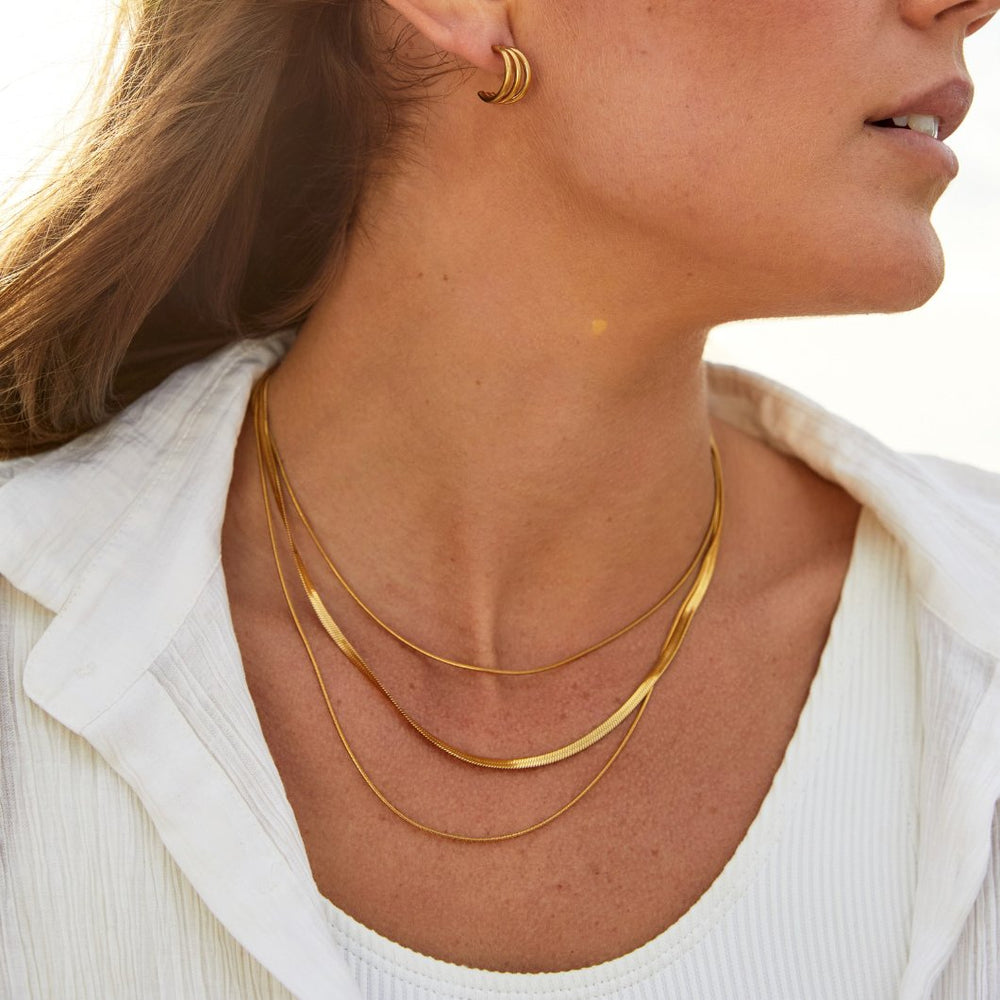 Halsband med tre lagrade kedjor guld – bild 2