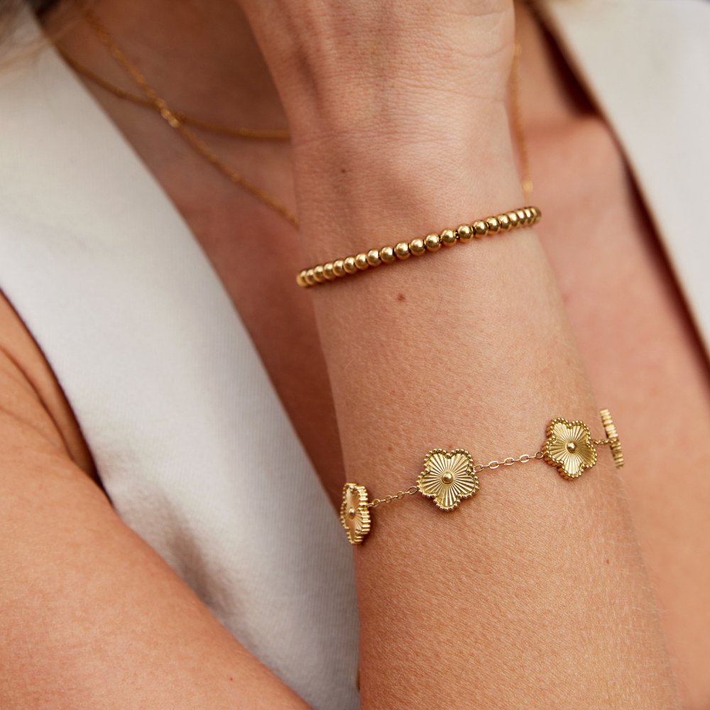 Gullfarget kløverarmbånd i rustfritt stål – bilde 2