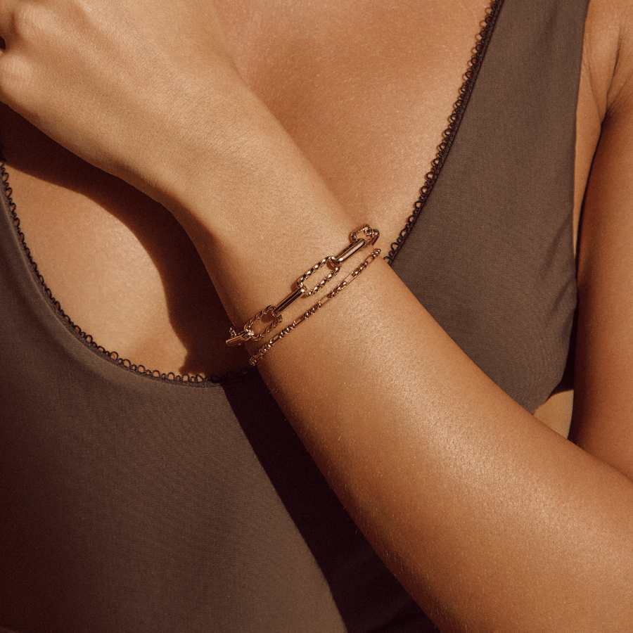 Jihan armband med grov kedja i rostfritt stål guld – bild 7
