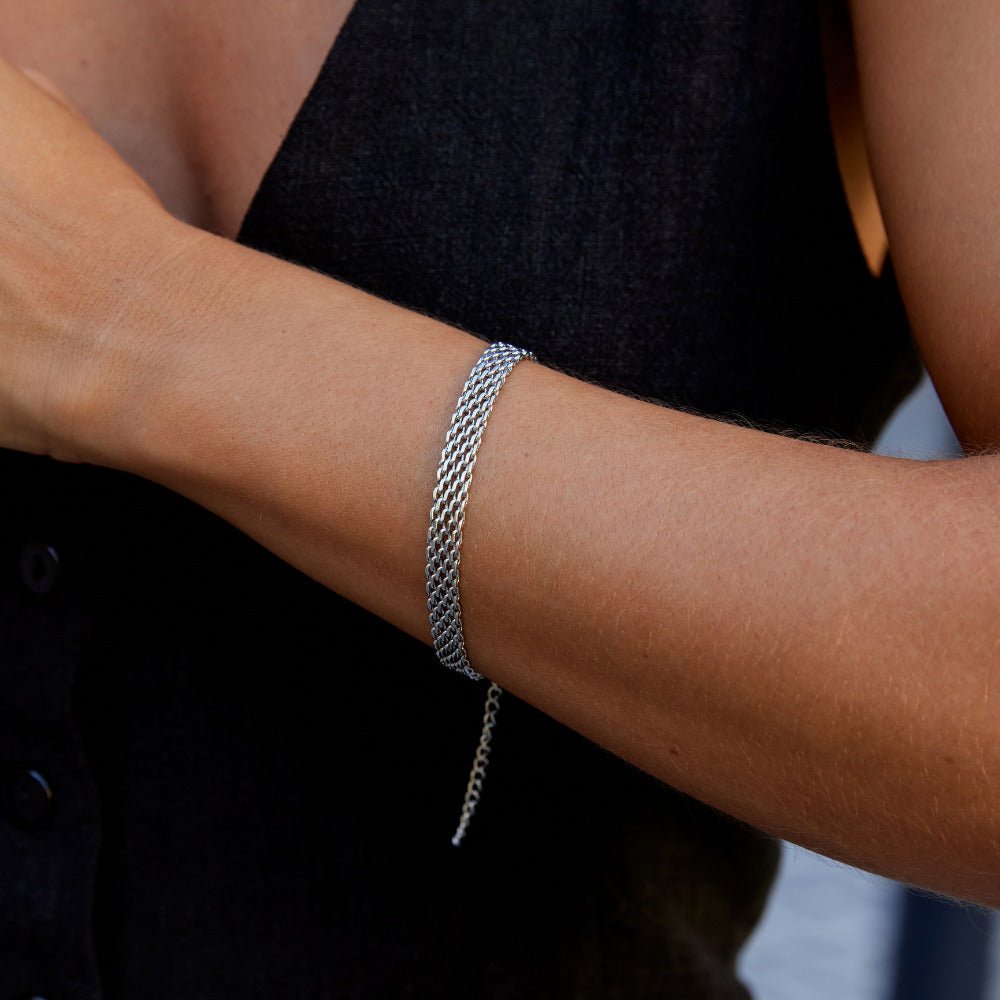 Molly silverfärgat armband med milanesisk mesh – bild 2