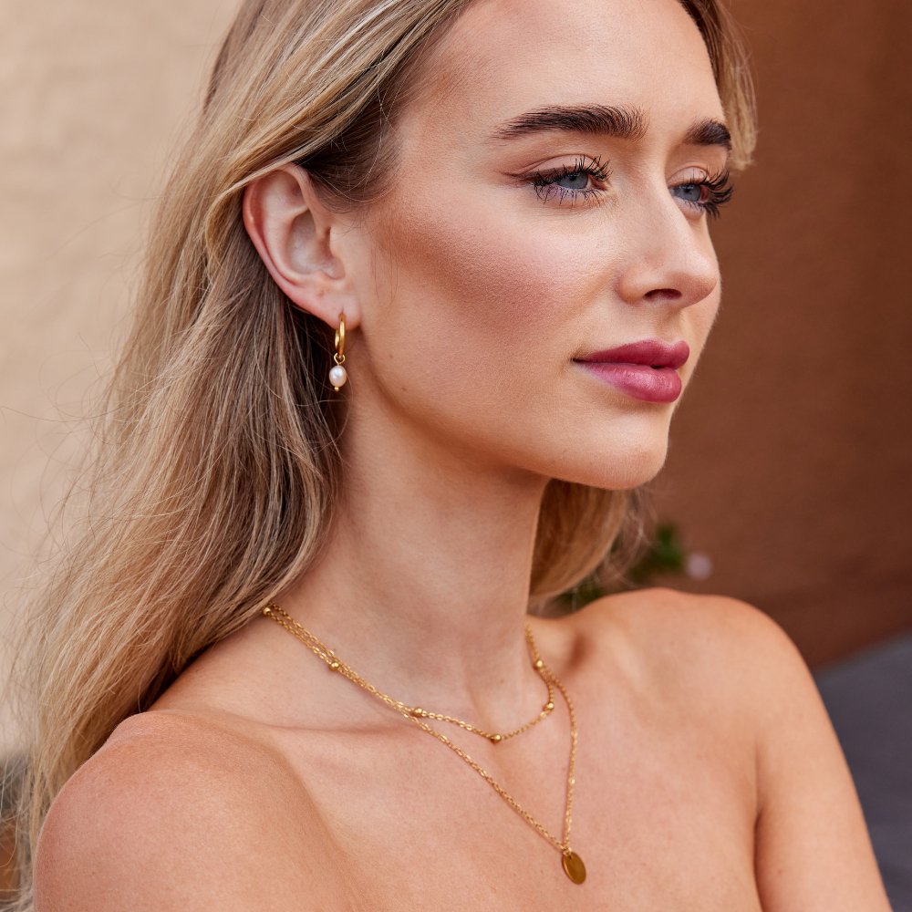 Bella gullfargede hoops med rosa ferskvannsperler – bilde 4
